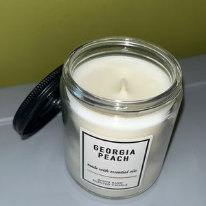 NWT Georgia Peach Single Wick Candle !!